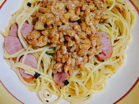 ウインナーとワサビふりかけの納豆パスタ